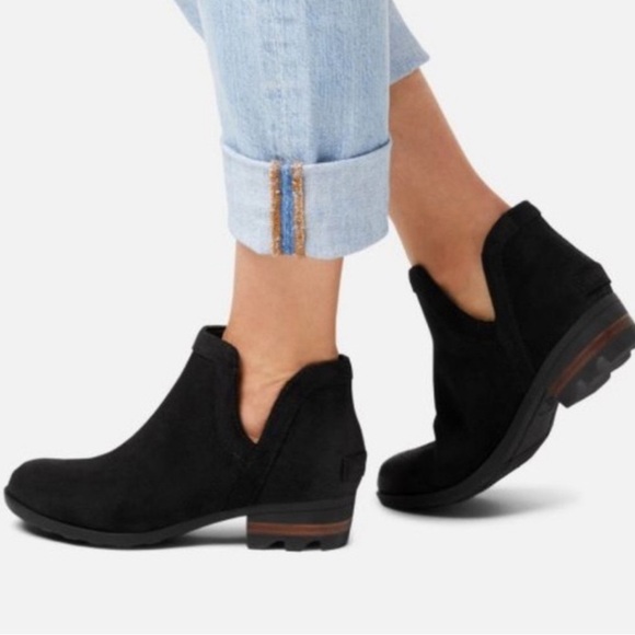 Sorel  Lola  Boot Size 8.5 suede / Leather Rain Bootie Cutouts Chealse boot - Picture 2 of 8